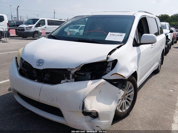 2013 TOYOTA SIENNA XLE V6 8 PASSENGER