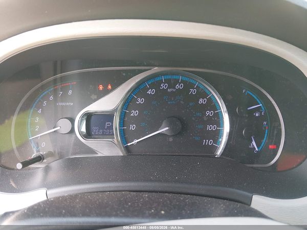 2013 TOYOTA SIENNA XLE V6 8 PASSENGER