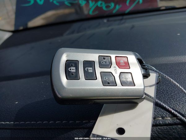 2017 TOYOTA SIENNA XLE 8 PASSENGER