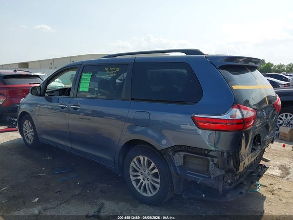 2017 TOYOTA SIENNA XLE 8 PASSENGER