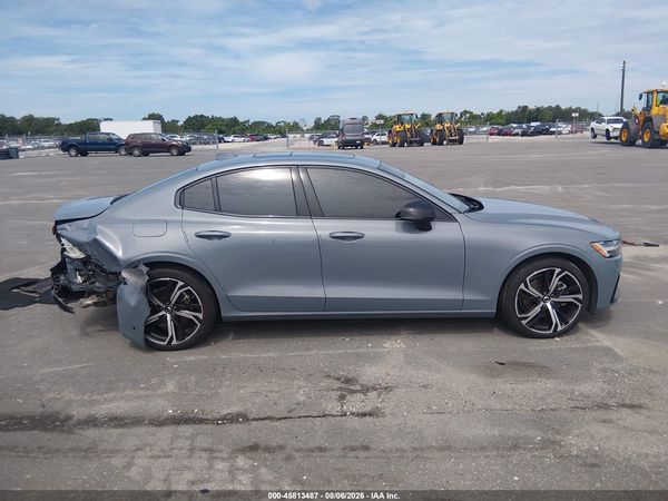 2024 VOLVO S60 B5 ULTIMATE DARK THEME