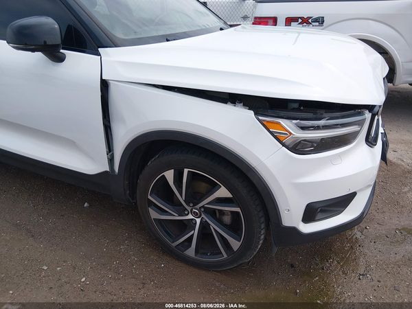 2019 VOLVO XC40 T5 R-DESIGN