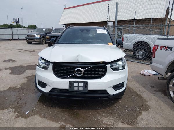 2019 VOLVO XC40 T5 R-DESIGN