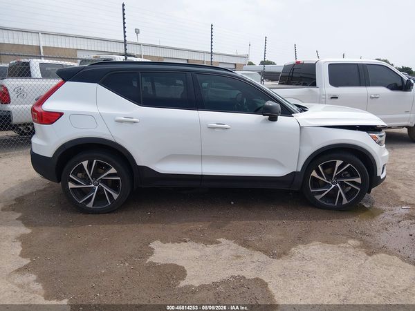 2019 VOLVO XC40 T5 R-DESIGN