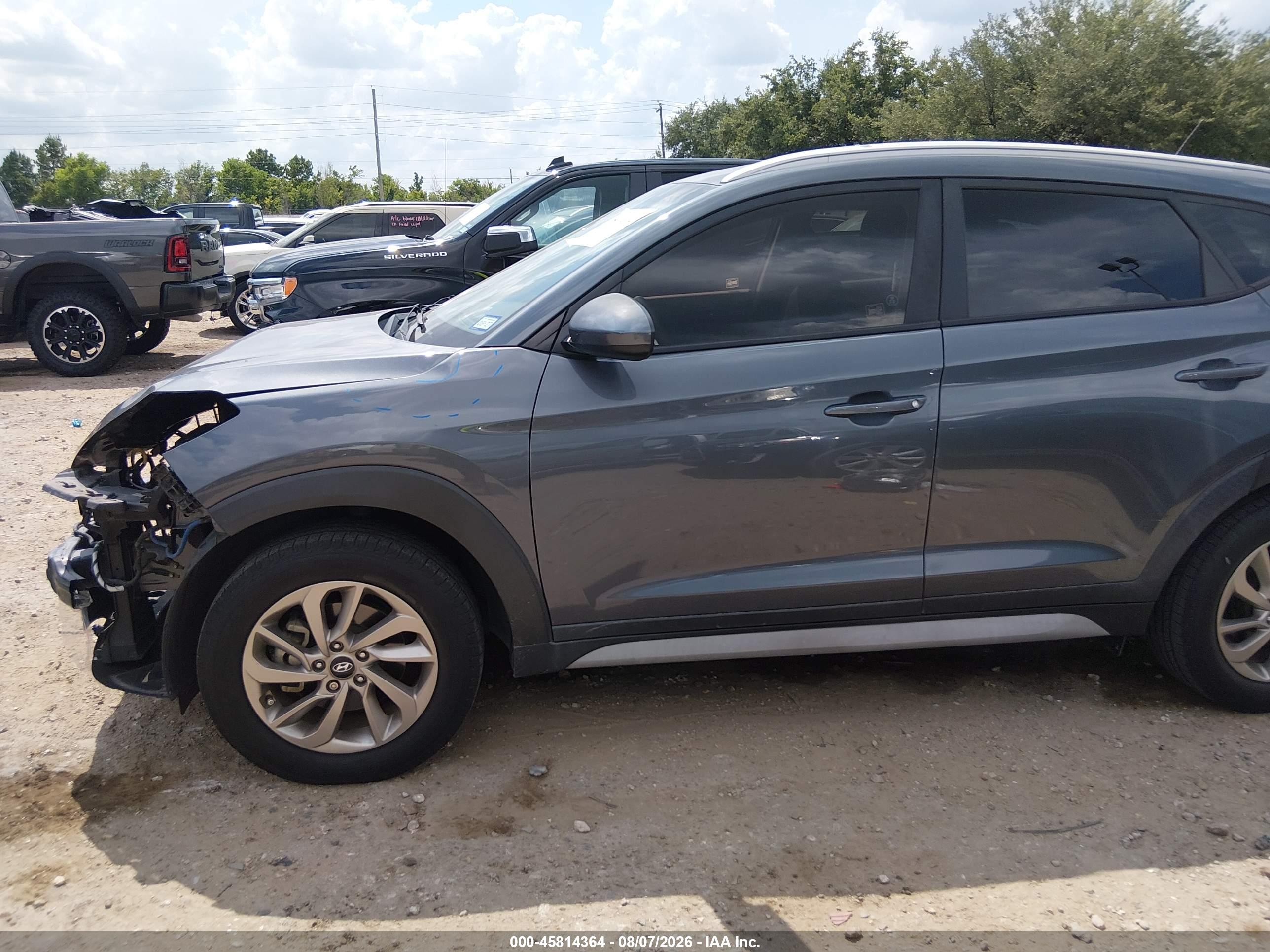 2017 HYUNDAI TUCSON SE