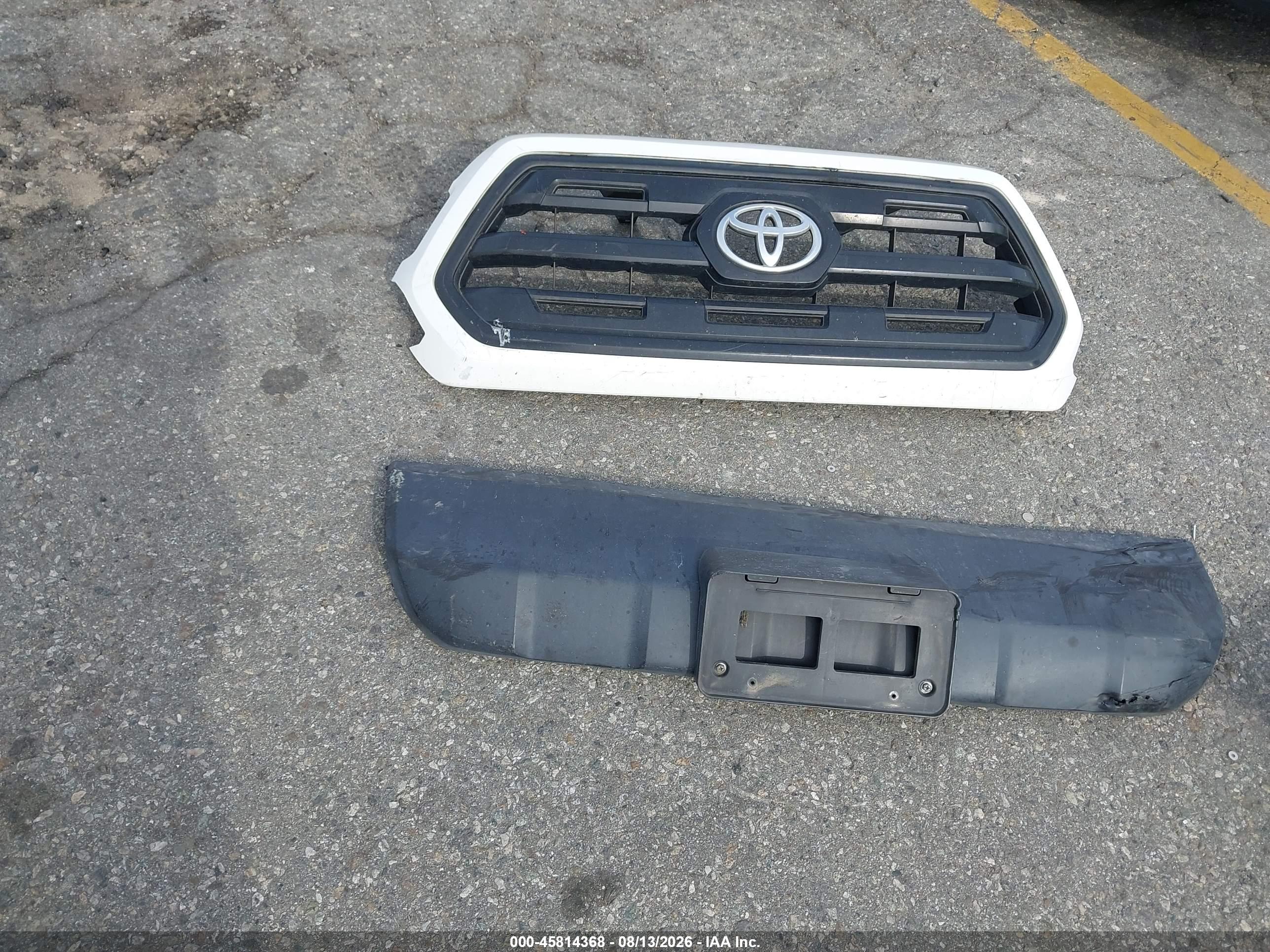 2016 TOYOTA TACOMA SR