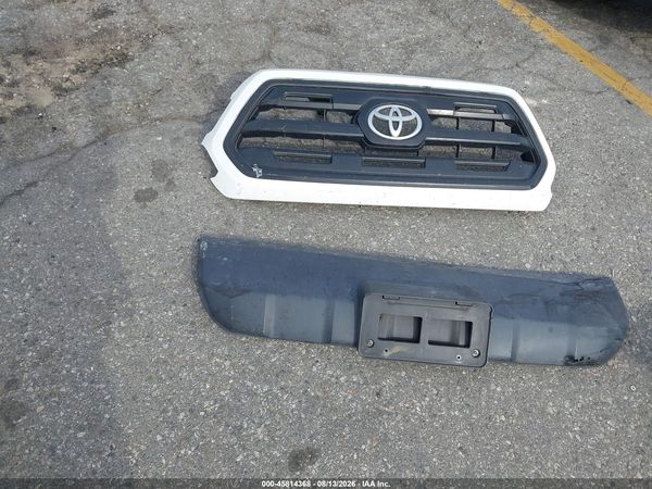 2016 TOYOTA TACOMA SR