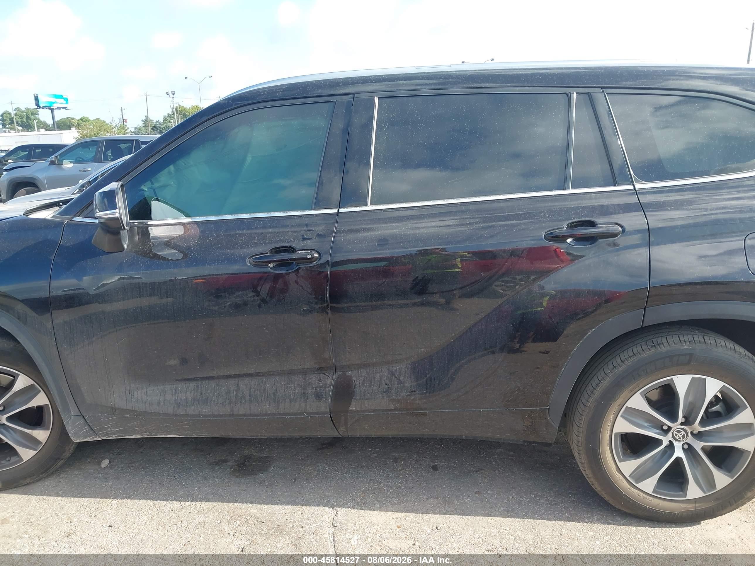 2021 TOYOTA HIGHLANDER XLE