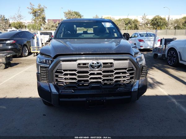 2025 TOYOTA TUNDRA PLATINUM