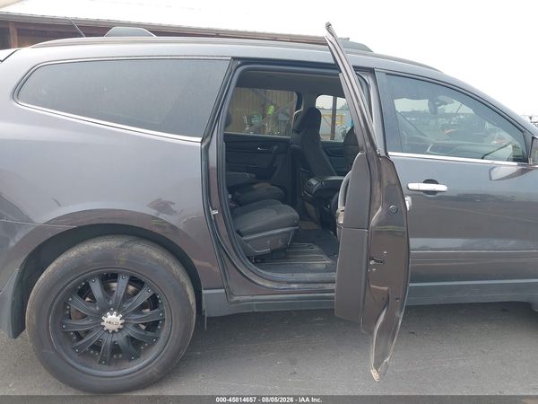 2013 CHEVROLET TRAVERSE LT — I8