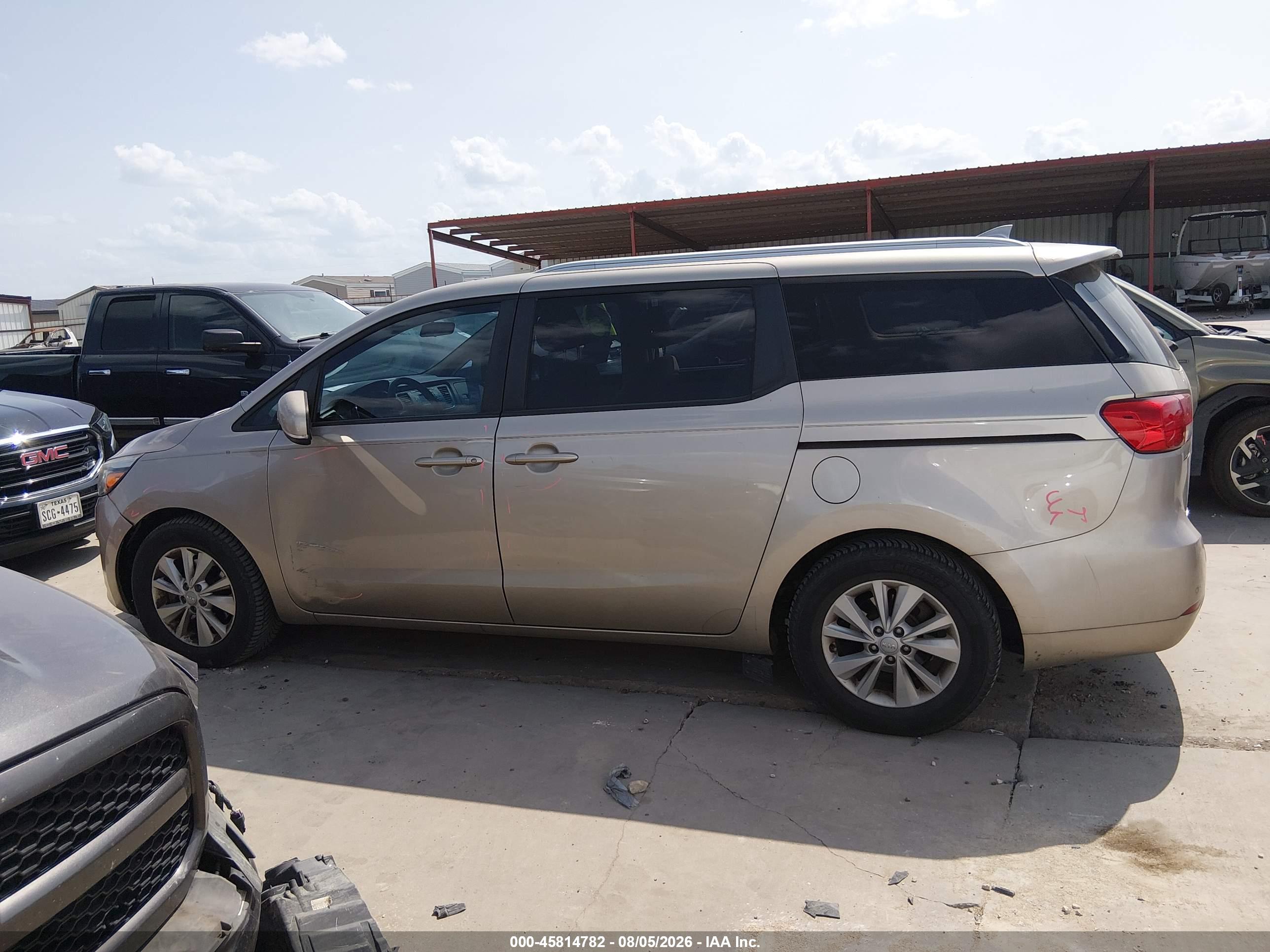 2016 KIA SEDONA LX