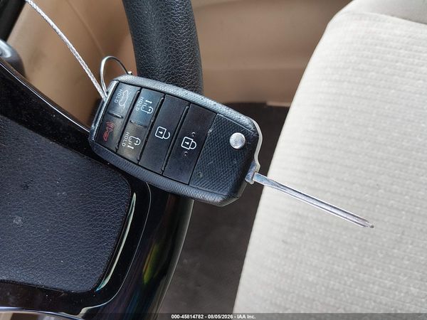 2016 KIA SEDONA LX