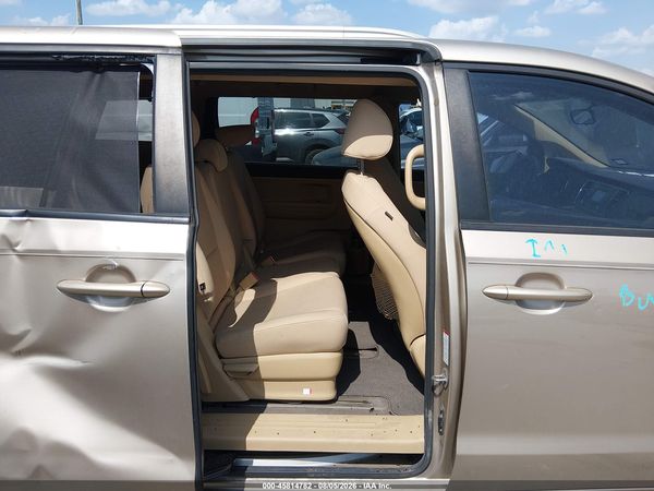 2016 KIA SEDONA LX