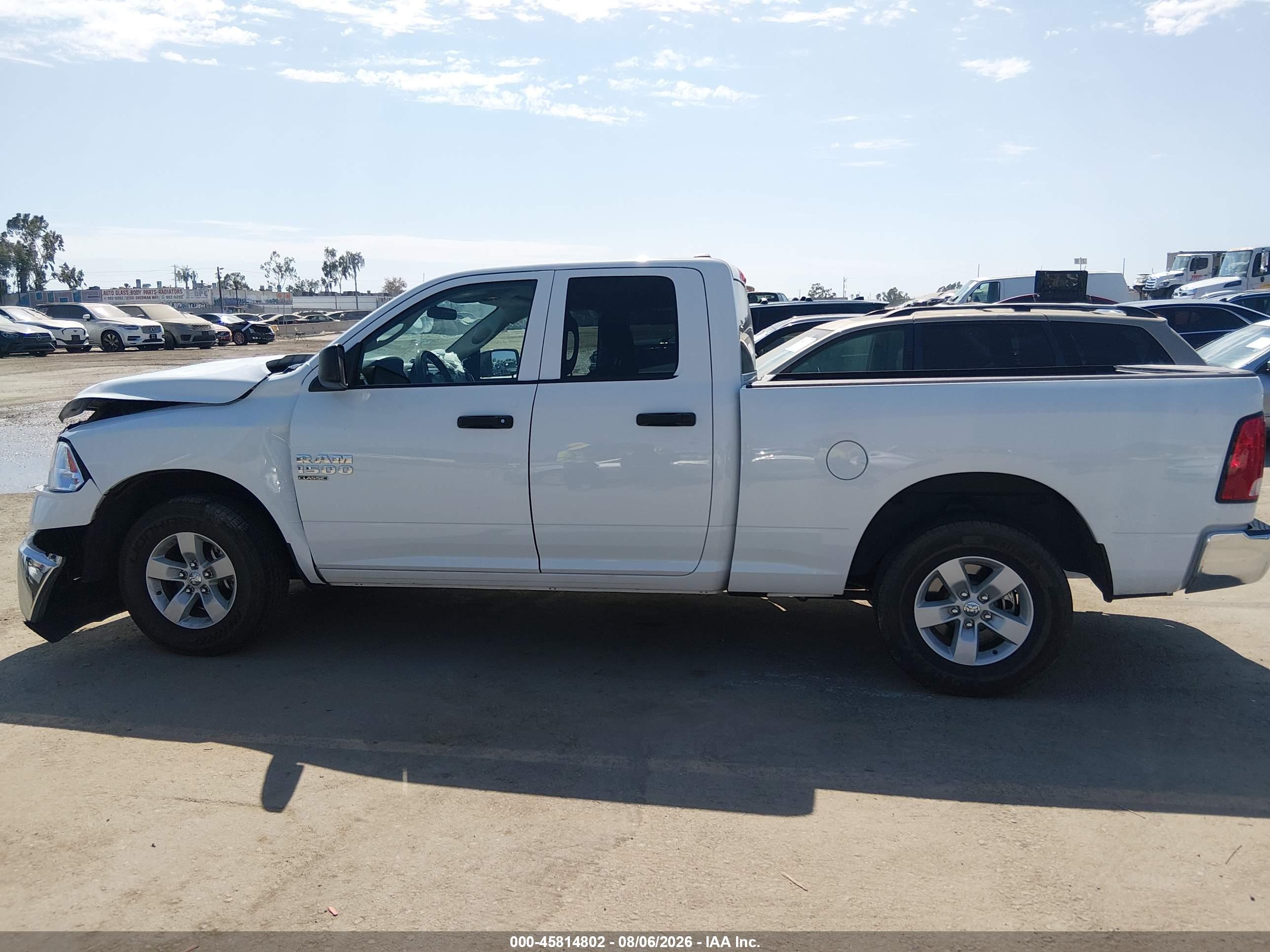 2024 RAM 1500 CLASSIC SLT  4X2 6'4 BOX