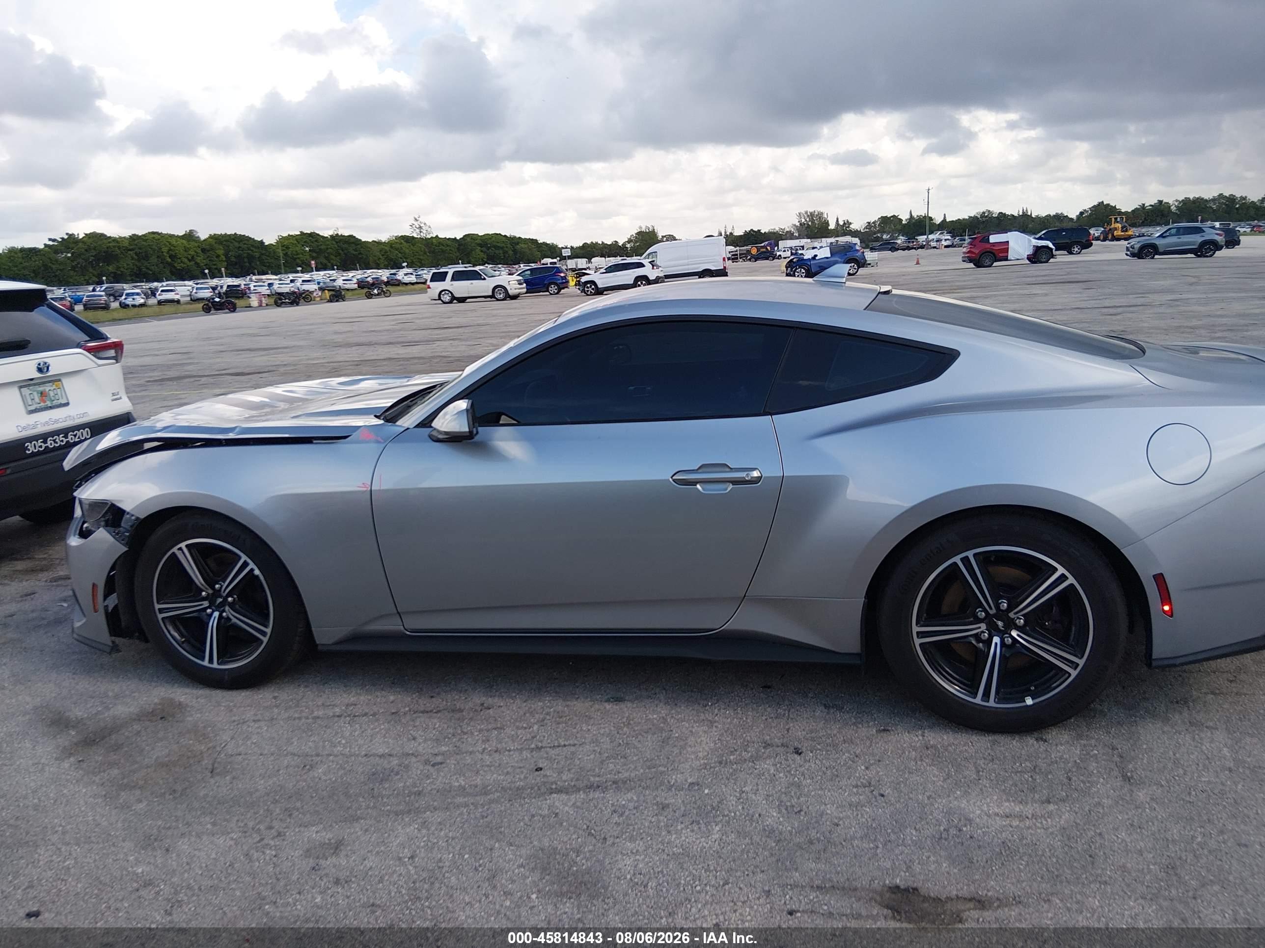 2025 FORD MUSTANG