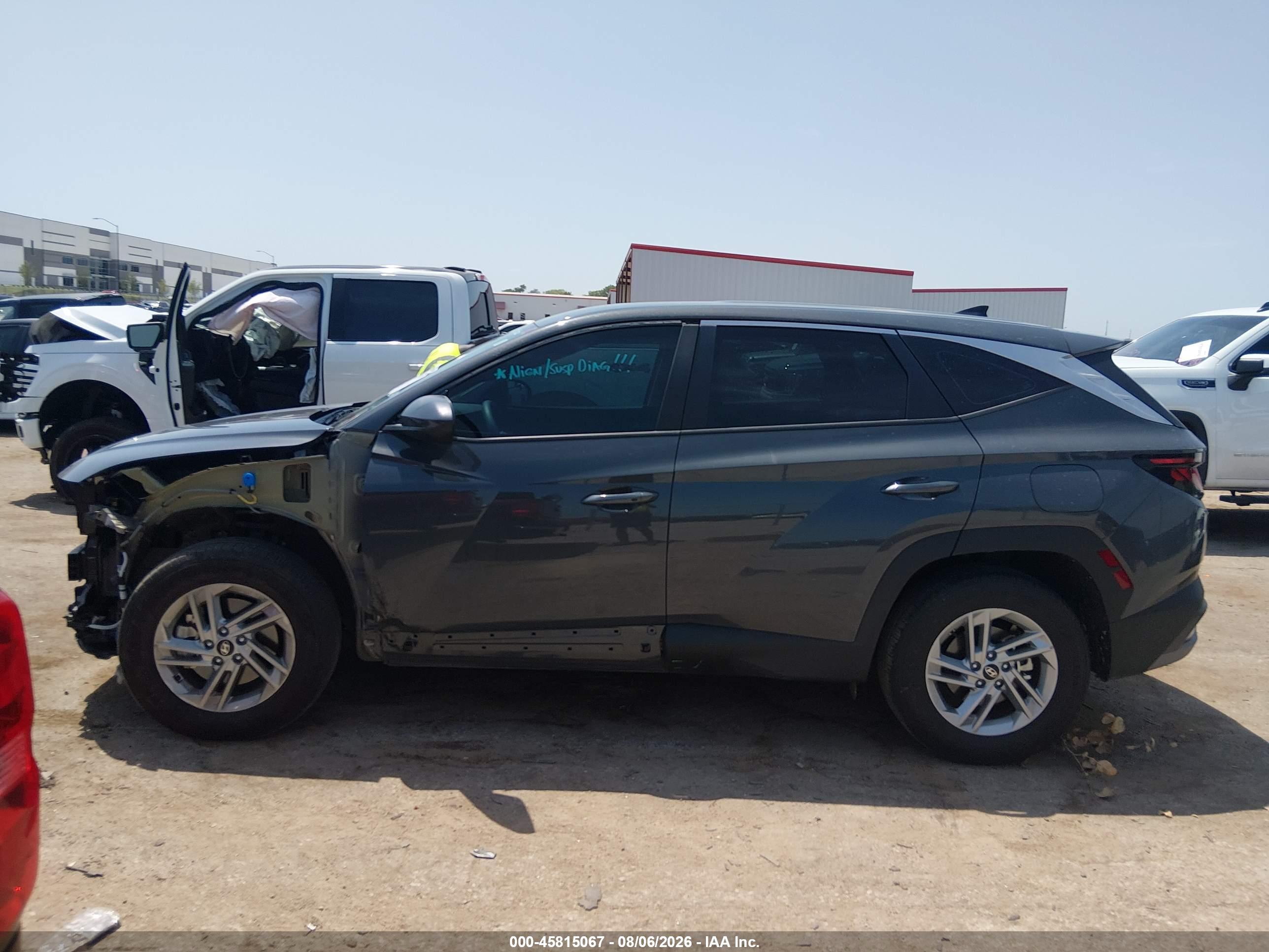 2025 HYUNDAI TUCSON SE