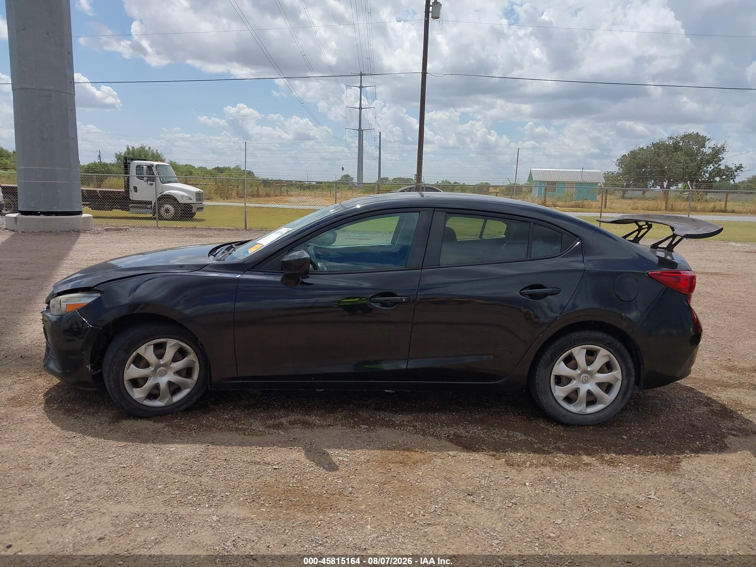 2017 MAZDA MAZDA3 SPORT