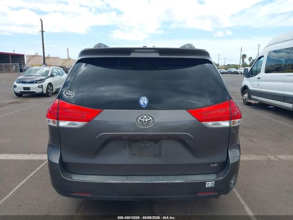 2013 TOYOTA SIENNA
