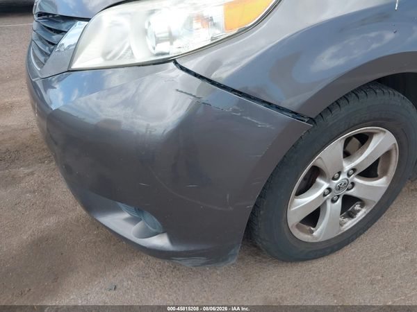 2013 TOYOTA SIENNA
