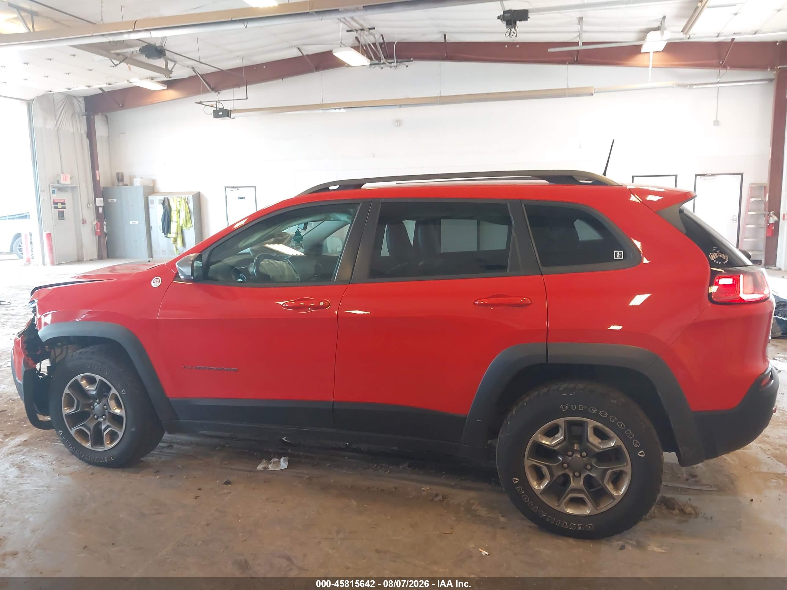2019 JEEP CHEROKEE TRAILHAWK 4X4