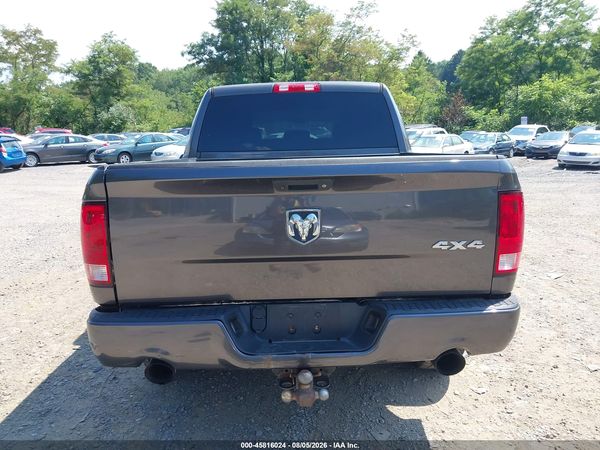2018 RAM 1500 EXPRESS  4X4 5'7 BOX