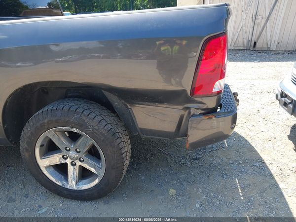 2018 RAM 1500 EXPRESS  4X4 5'7 BOX