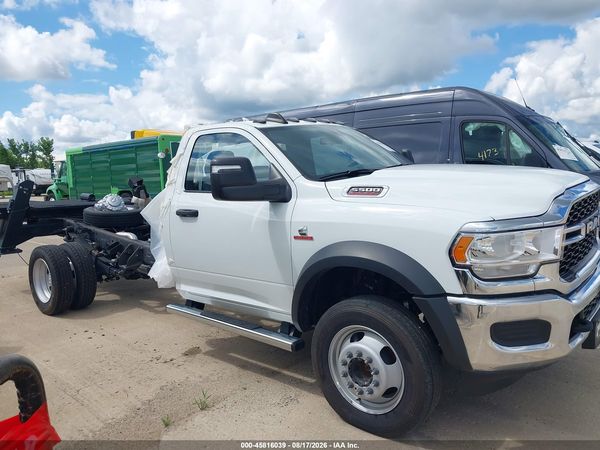 2024 RAM 5500 CHASSIS TRADESMAN/SLT