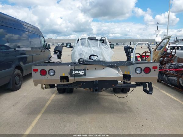 2024 RAM 5500 CHASSIS TRADESMAN/SLT
