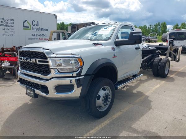 2024 RAM 5500 CHASSIS TRADESMAN/SLT