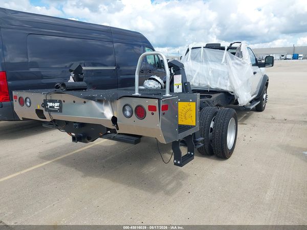 2024 RAM 5500 CHASSIS TRADESMAN/SLT