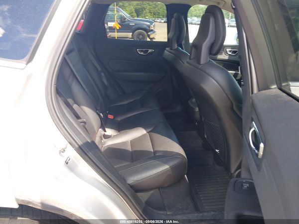 2018 VOLVO XC60 T6 MOMENTUM