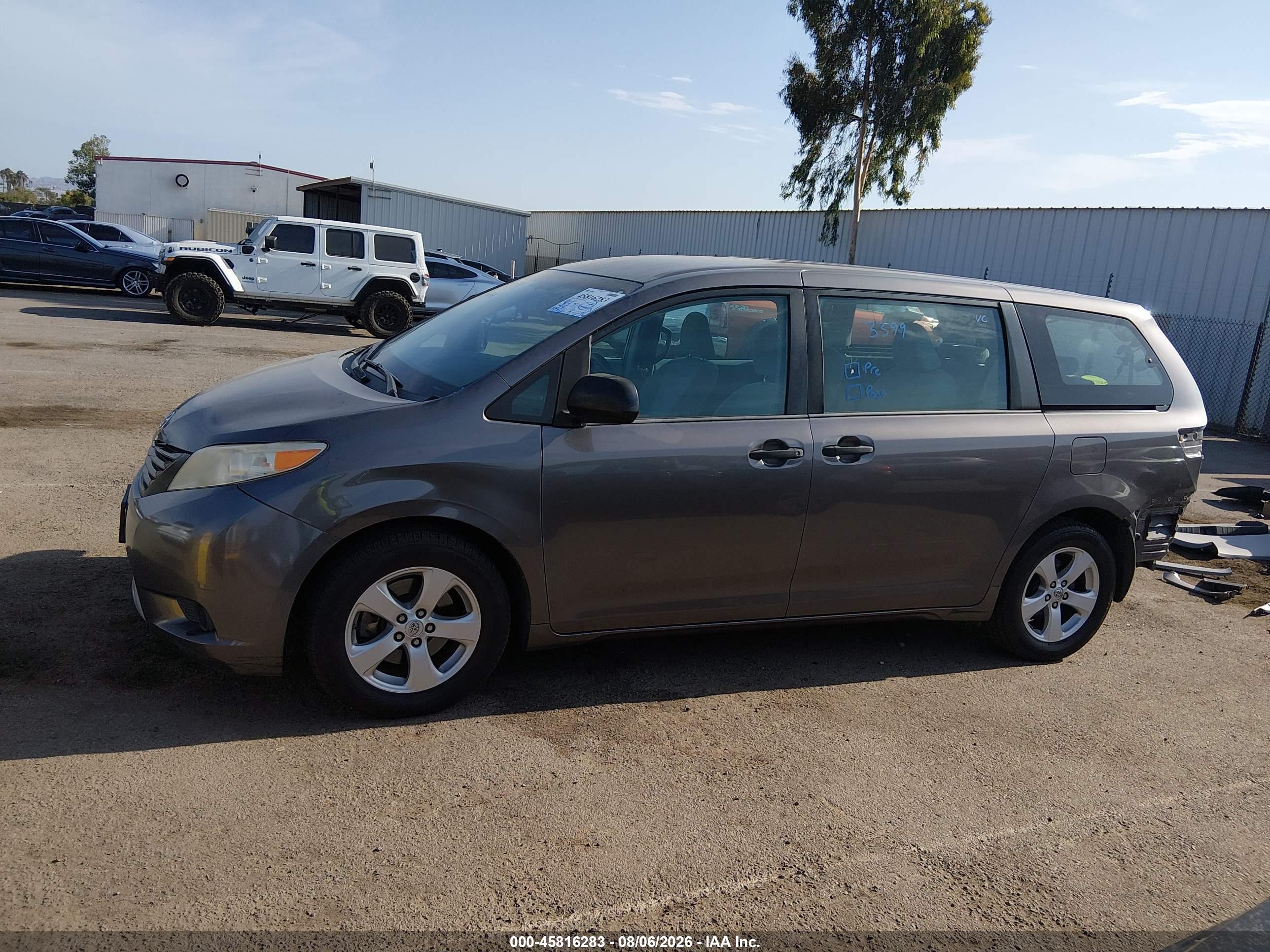 2017 TOYOTA SIENNA L 7 PASSENGER