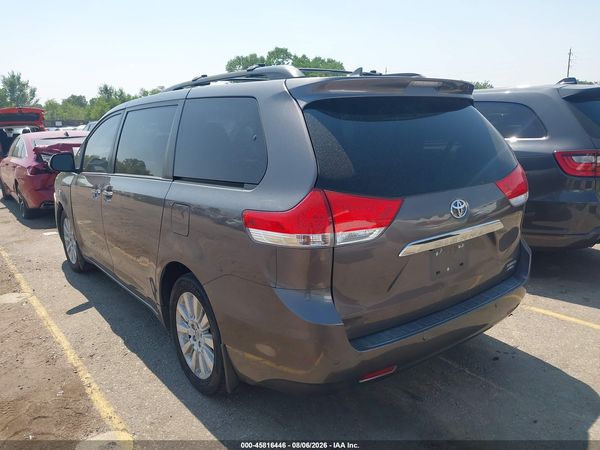 2013 TOYOTA SIENNA LIMITED 7 PASSENGER — I3