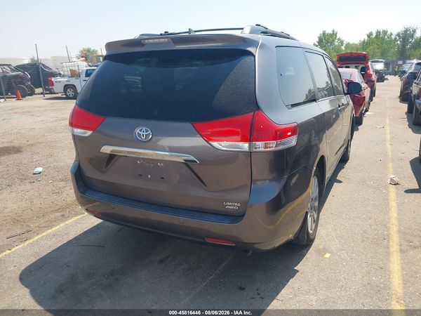 2013 TOYOTA SIENNA LIMITED 7 PASSENGER — I4