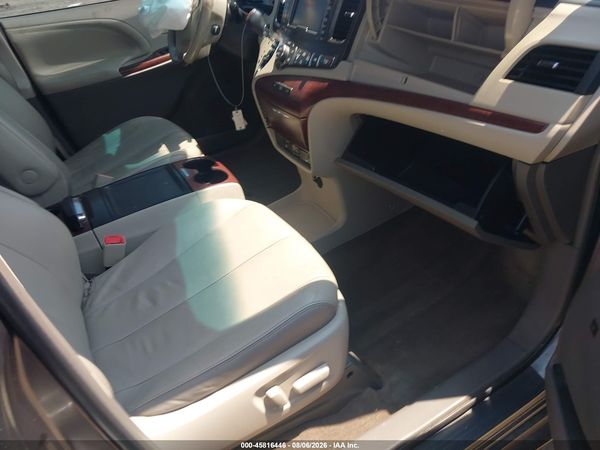 2013 TOYOTA SIENNA LIMITED 7 PASSENGER — I5
