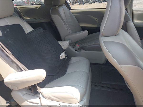 2013 TOYOTA SIENNA LIMITED 7 PASSENGER — I8