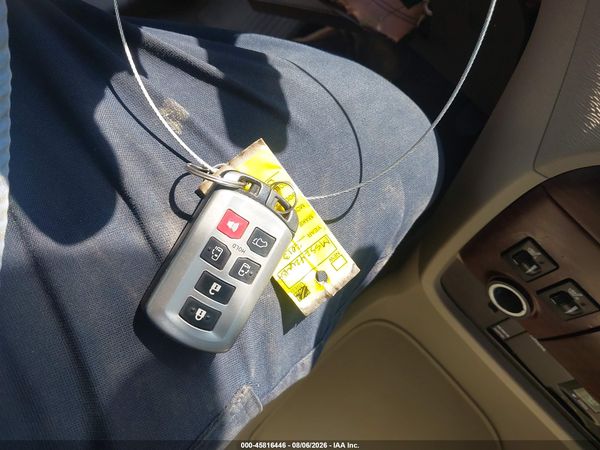 2013 TOYOTA SIENNA LIMITED 7 PASSENGER — I11