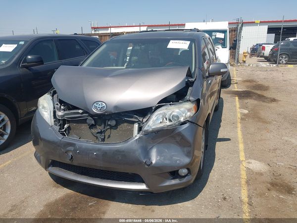 2013 TOYOTA SIENNA LIMITED 7 PASSENGER — I115