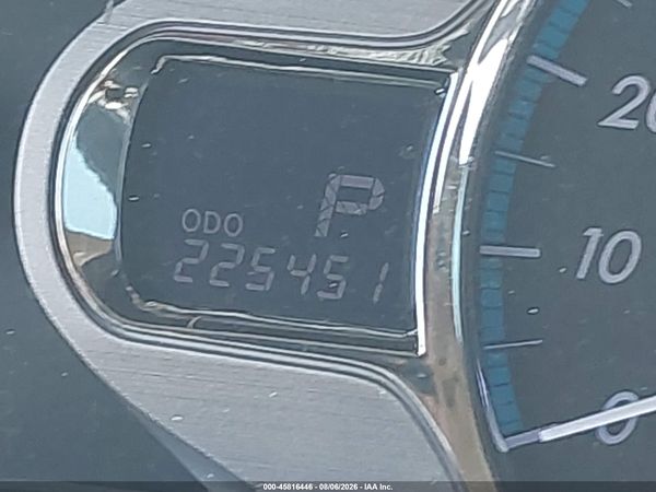 2013 TOYOTA SIENNA LIMITED 7 PASSENGER — I118