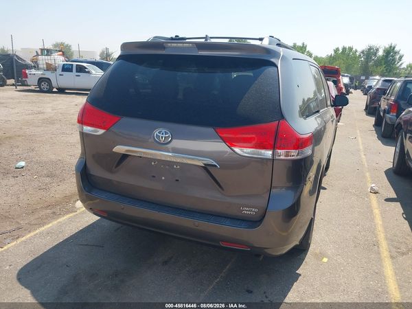 2013 TOYOTA SIENNA LIMITED 7 PASSENGER — I119