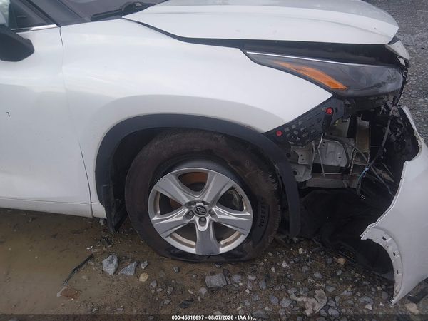 2022 TOYOTA HIGHLANDER LE