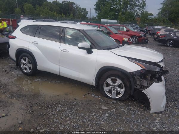 2022 TOYOTA HIGHLANDER LE