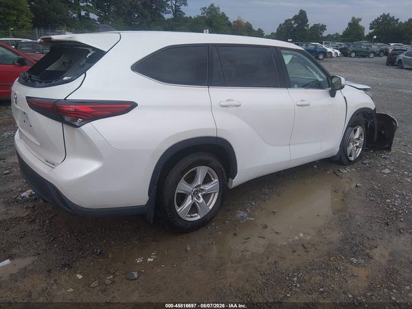 2022 TOYOTA HIGHLANDER LE