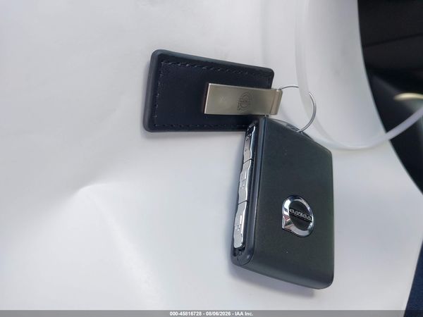 2022 VOLVO XC40 T5 R-DESIGN