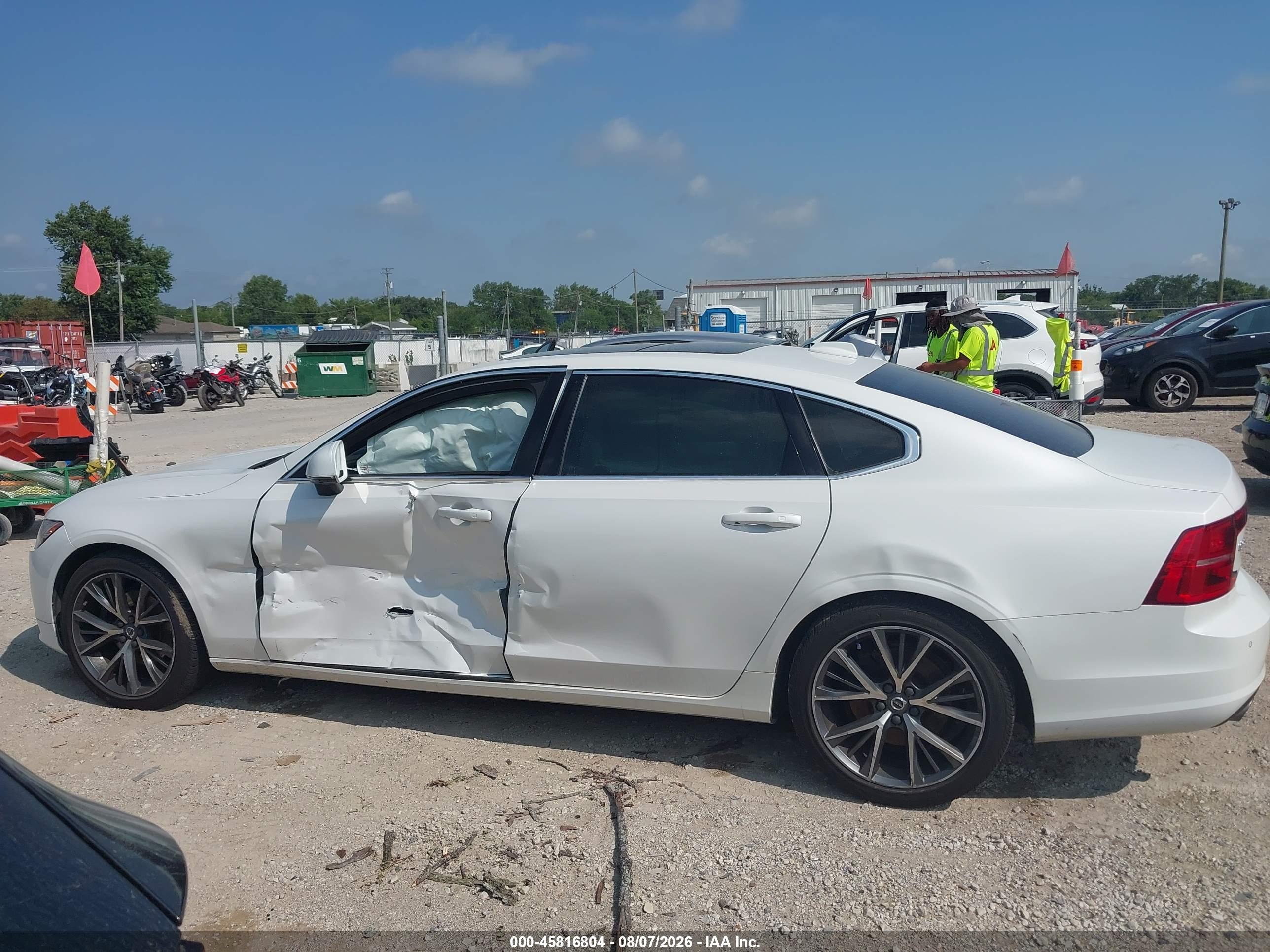 2018 VOLVO S90 T5 MOMENTUM