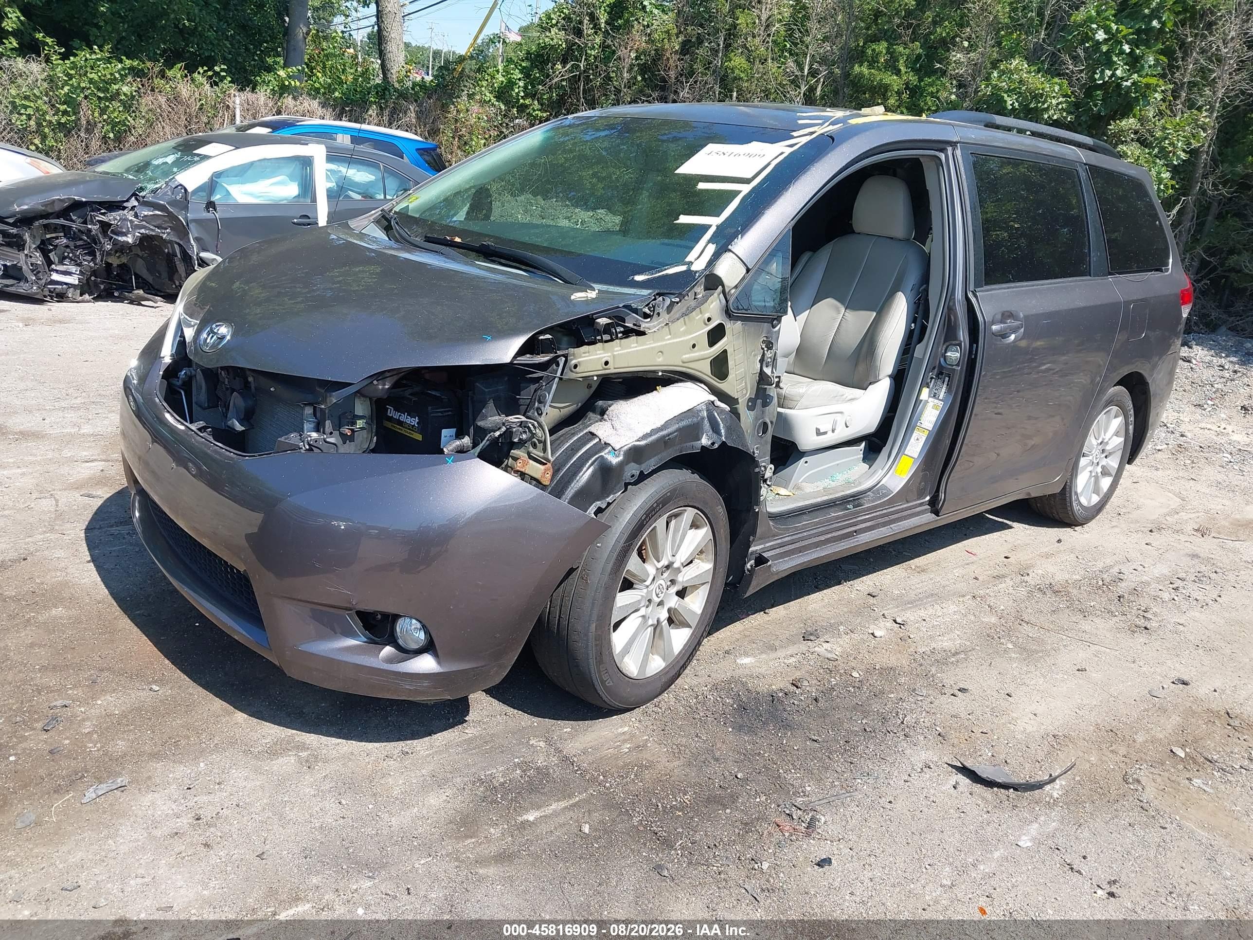 2012 TOYOTA SIENNA XLE 7 PASSENGER — I2