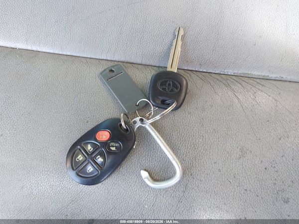 2012 TOYOTA SIENNA XLE 7 PASSENGER — I11