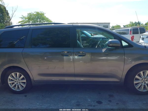 2012 TOYOTA SIENNA XLE 7 PASSENGER — I116