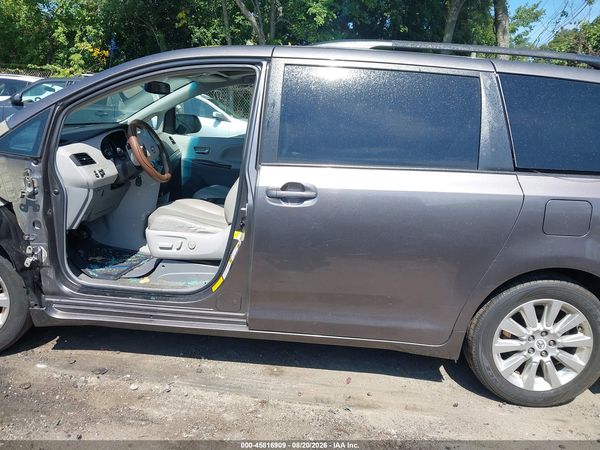 2012 TOYOTA SIENNA XLE 7 PASSENGER — I117