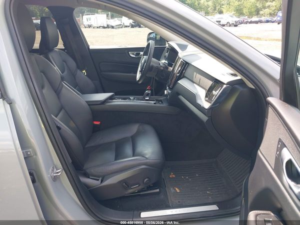 2024 VOLVO XC60 B5 CORE DARK THEME